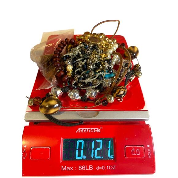 Lot H of Broken Scrap Assorted Jewelry Pieces Crafting Art 12.1 ounces - Picture 2 of 9